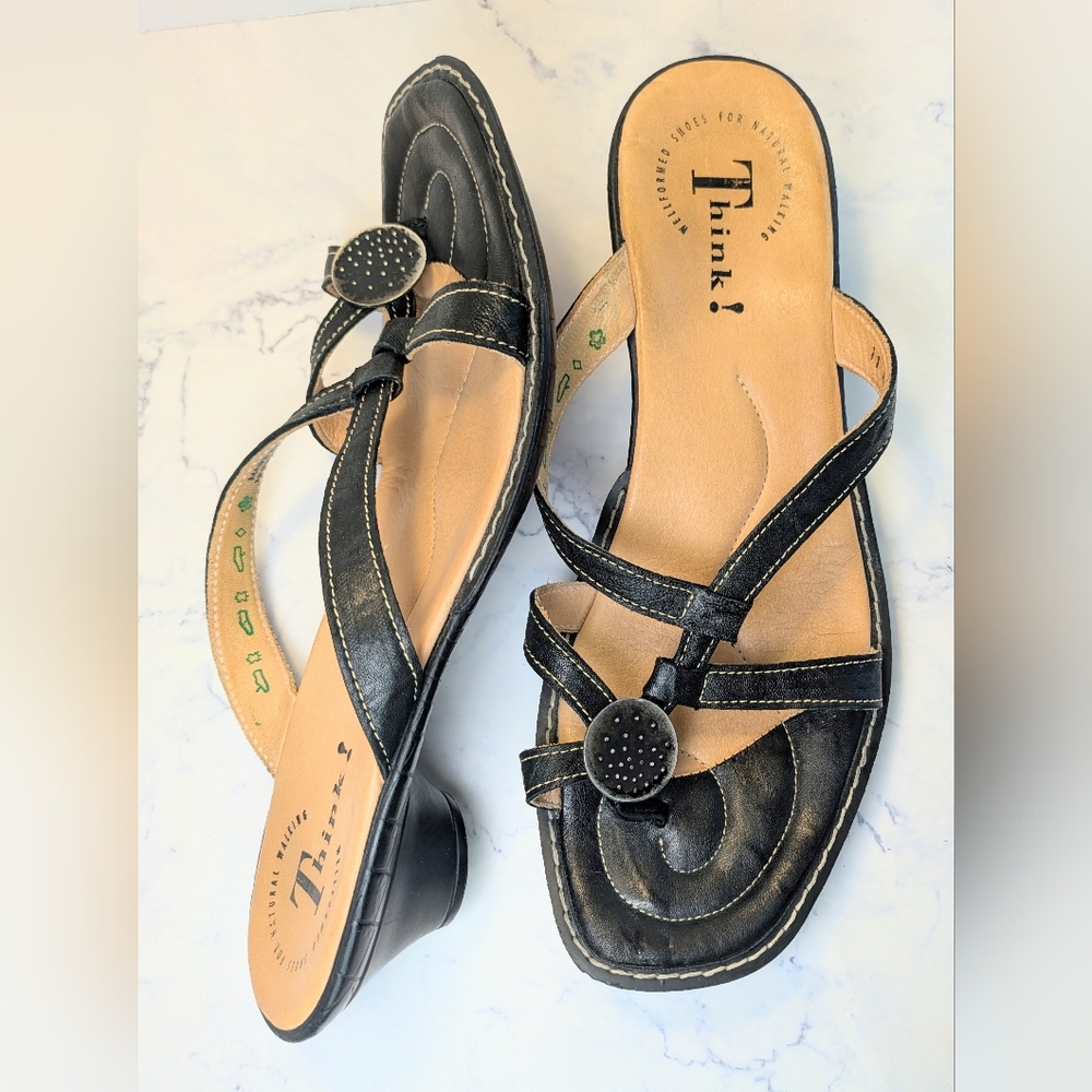 Think! Medallion Kitten Heel Artistic Ease Black Thong Sandal Womens Size 11